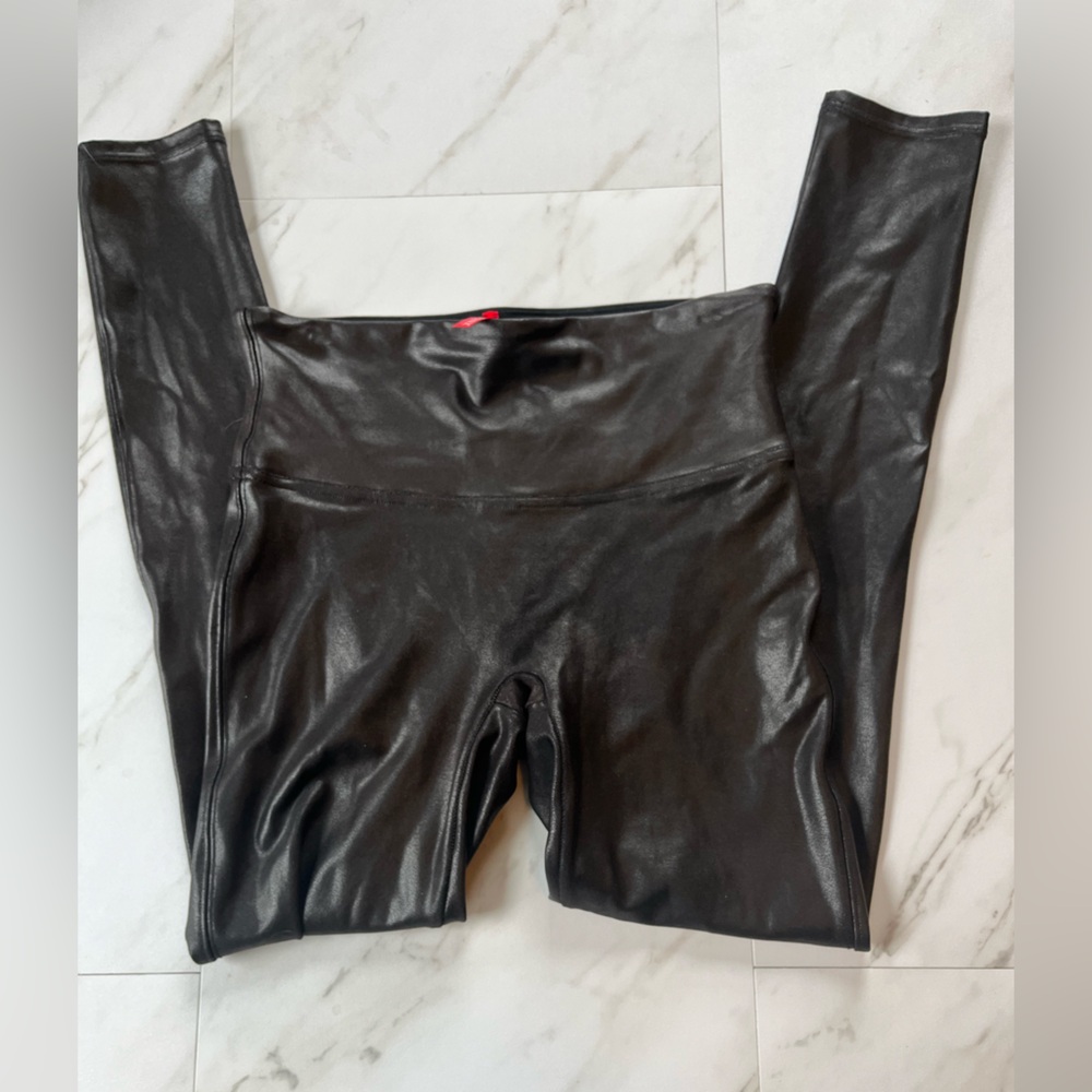 Spanx Black Faux Leather Legging petite medium - Picture 3 of 9